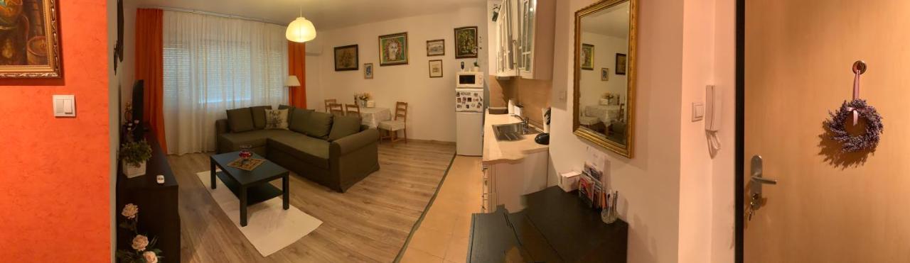 Konig Apartman City Center Budapeste Exterior foto