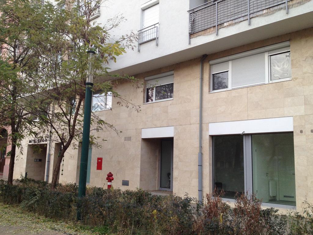 Konig Apartman City Center Budapeste Exterior foto